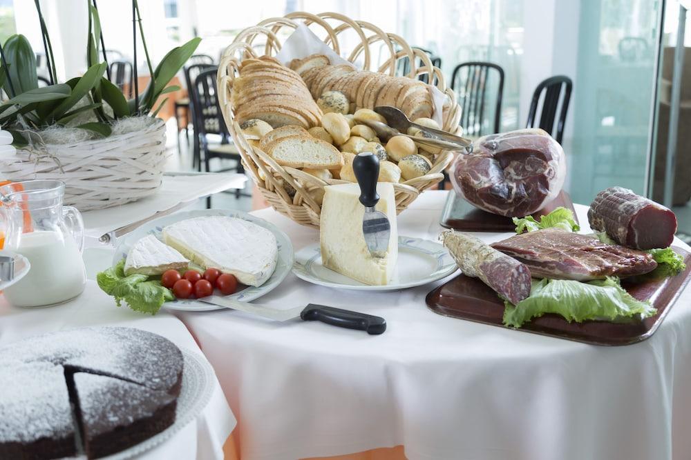 Hotel Mocambo Milano Marittima Buitenkant foto
