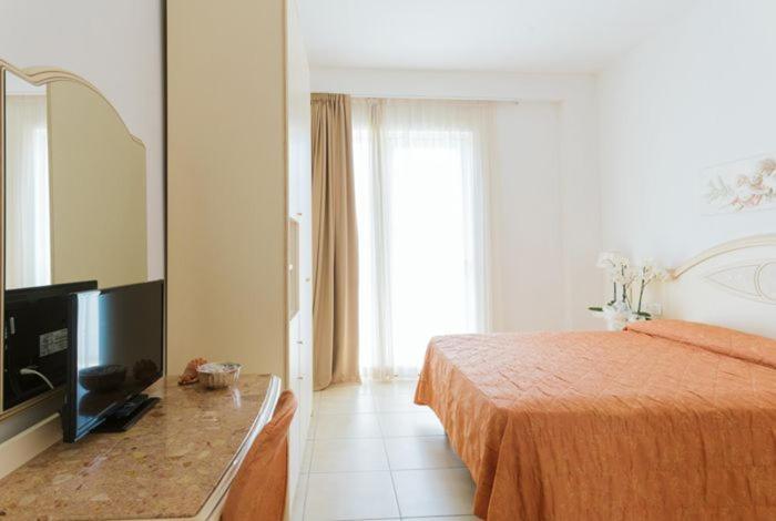Hotel Mocambo Milano Marittima Buitenkant foto